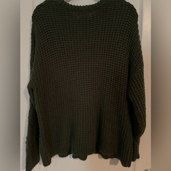 Comfy Universal Thread sweater (Target) in hunter green, XXL - Picture 6 of 7